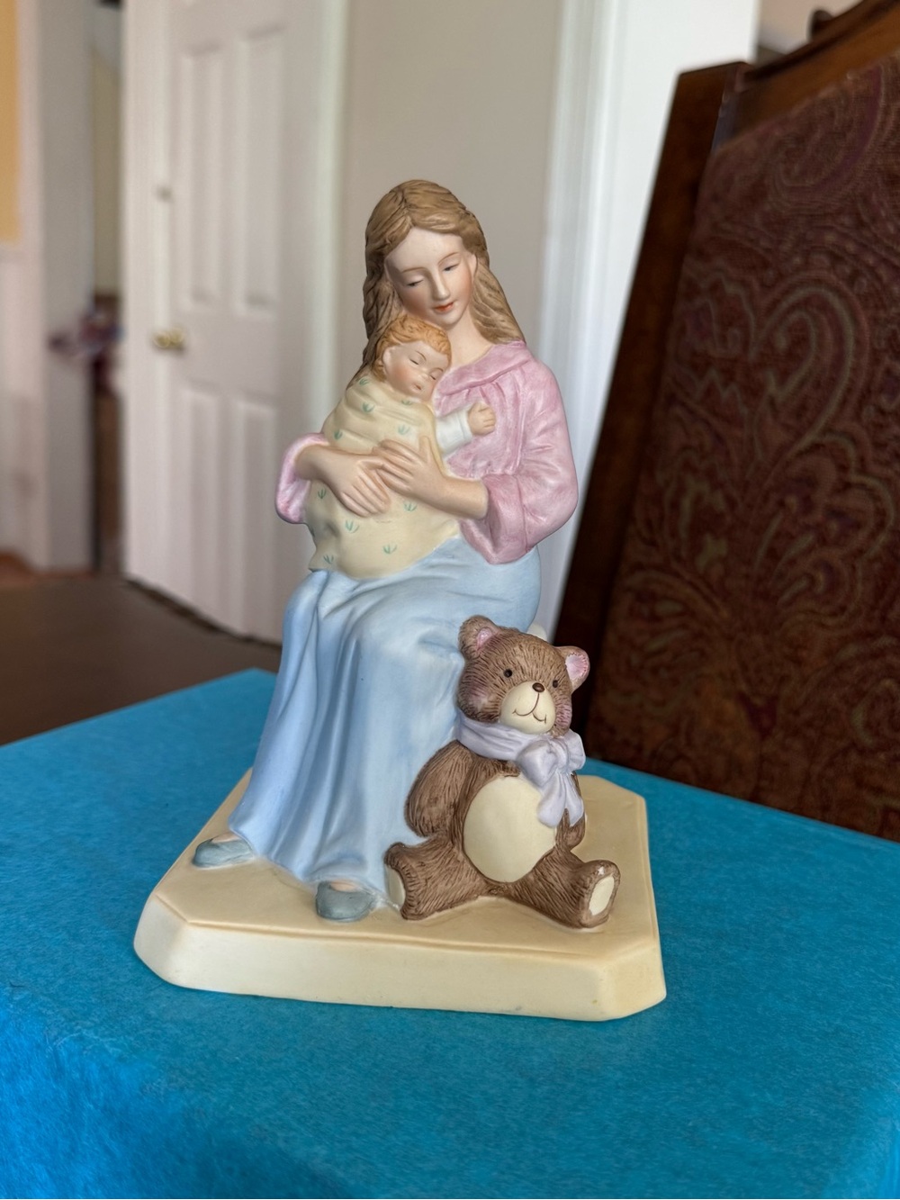 Vintage LVC 1988 Mother and Child Bedtime Snuggles Porcelain Figurine